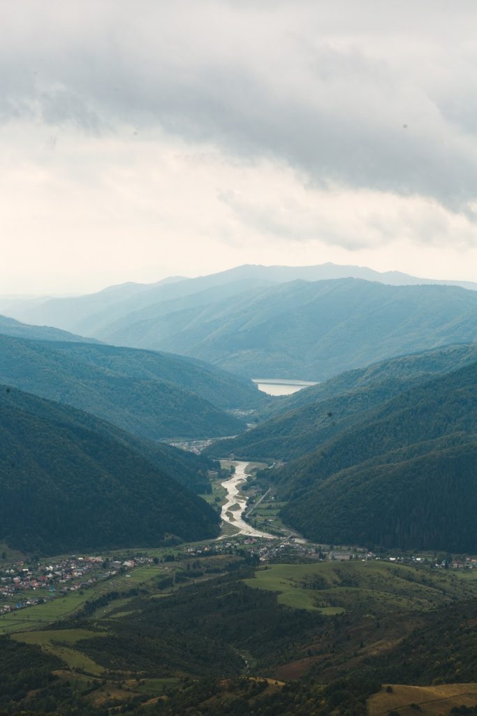 Берег Закарпатського Моря